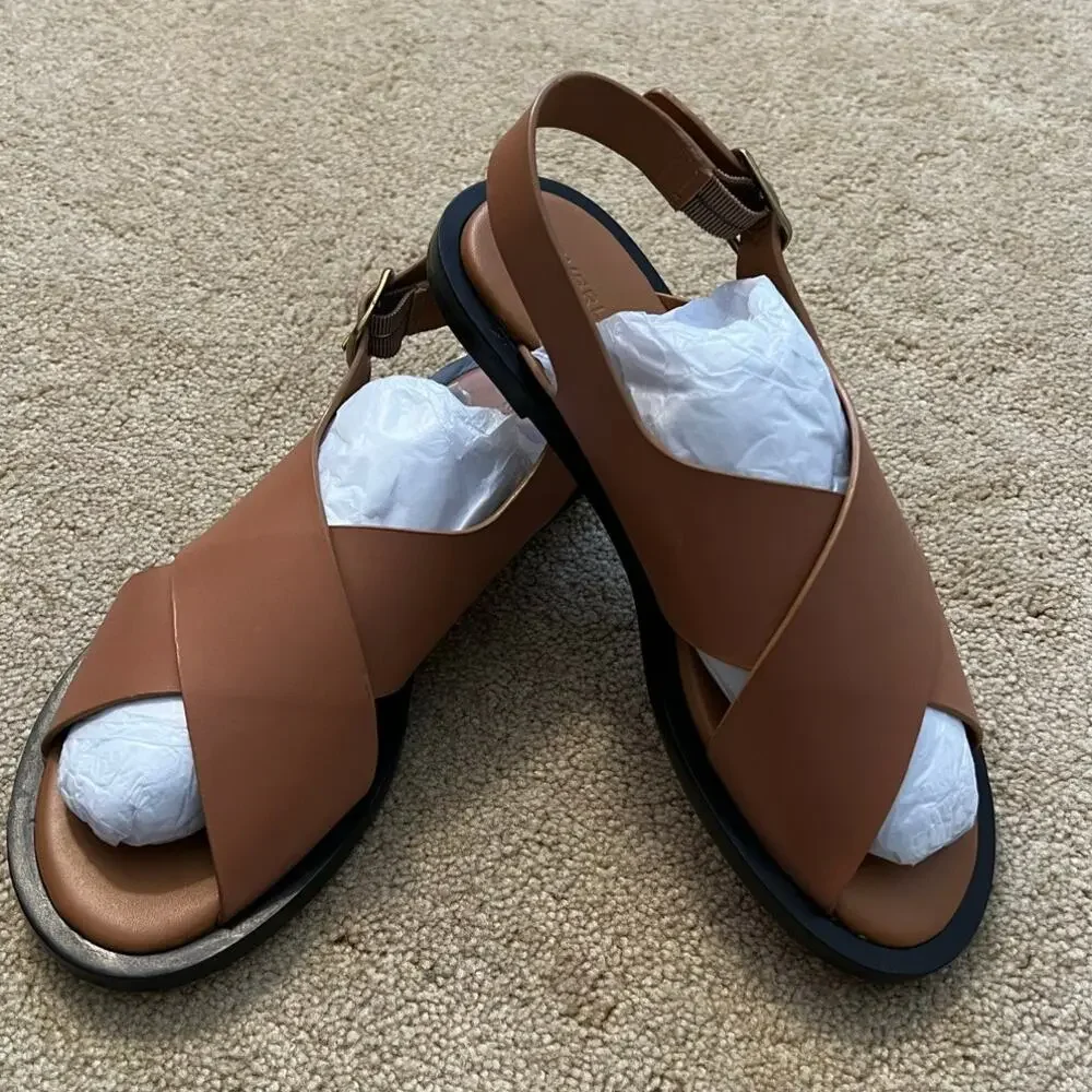 Everlane The City Crossover Sandal - Picture 4 of 9